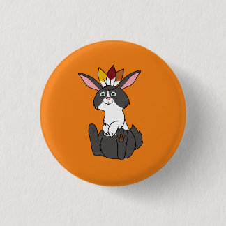頭飾りが付いている感謝祭の黒く及び白いウサギ 缶バッジ