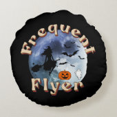 頻繁フライヤーハロウィーンウィッチライディングブロムスティック ラウンドクッション (裏面)