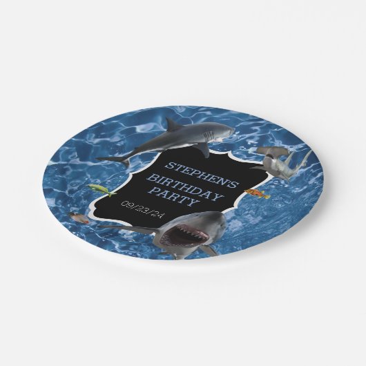 顎のように白い素晴らしサメ誕生日 ペーパープレート (アングル)