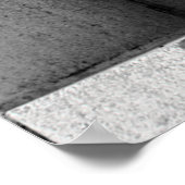 顔の「四辺ピラミッド」彫刻 ポスター (角)