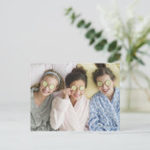 顔をしている女の子 ポストカード (スタンド正面)