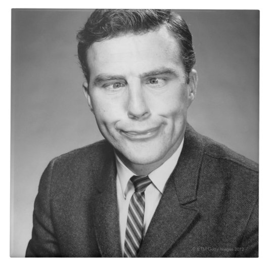 顔を作っている人 タイル (正面)