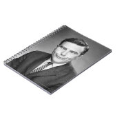 顔を作っている人 ノートブック (左側)