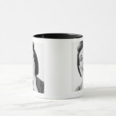 顔を作っている女性 マグカップ (中央)