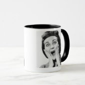顔を作っている女性 マグカップ (正面右)