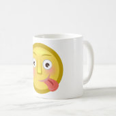 顔を出した舌の絵文字 楽しい馬鹿げた顔 コーヒーマグカップ (正面右)