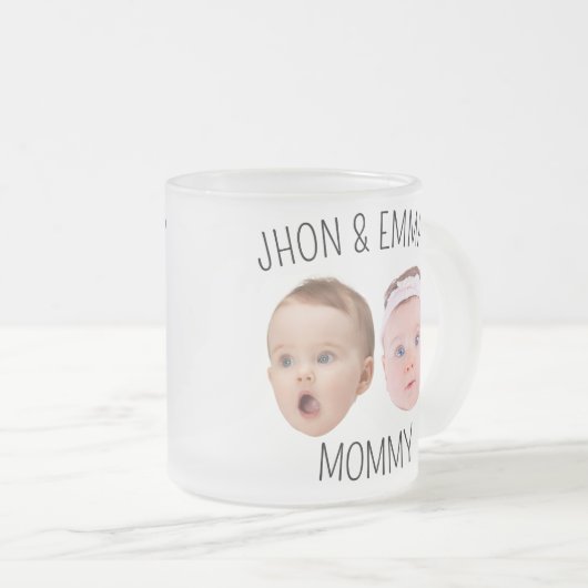 顔パーソナライズされた写真マグカップ、母の日の贈り物 フロストグラスマグカップ (正面右)