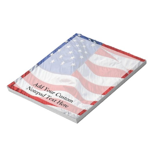 風になびく米国国旗 ノートパッド (回転)