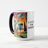 風に乗る |エイリアンディスクゴルフ モーフィングマグカップ (正面左)