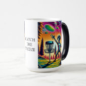 風に乗る |エイリアンディスクゴルフ モーフィングマグカップ (正面右)