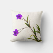 風に吹く紫の花 クッション (正面)
