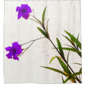 風に吹く紫の花 シャワーカーテン (正面)