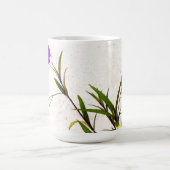 風に揺れる紫の花 コーヒーマグカップ (中央)