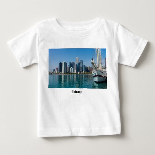 風の強いセーリング ベビーTシャツ (正面)