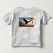 風の翼：カラスとスズメ トドラーTシャツ (裏面)
