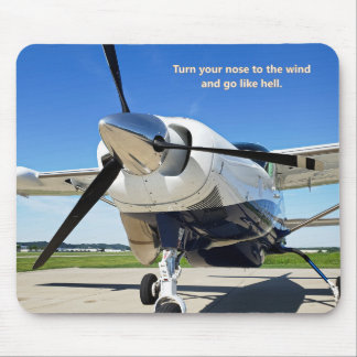 風の飛行機のマウスパッドに鼻を向ける マウスパッド