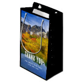 風光明媚なカントリー山と湖のパーティーありがとう スモールペーパーバッグ (正面アングル)