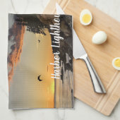 風光明媚なバーハーバーライトハウス キッチンタオル (四つ折り)