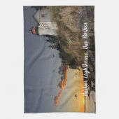 風光明媚なバーハーバーライトハウス キッチンタオル (縦)