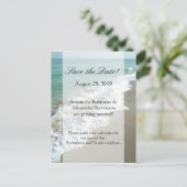 風光明媚なビーチ目的地の結婚式の日付を保存 案内ポストカード (スタンド正面)