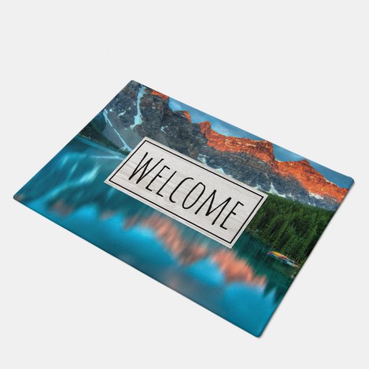 風光明媚な山と湖の風景の写真へようこそ ドアマット (アングル)