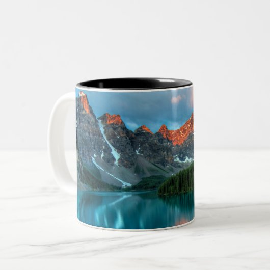 風光明媚な山と湖の風景の写真 ツートーンマグカップ (正面左)