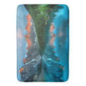 風光明媚な山と湖の風景の写真 バスマット (正面縦)