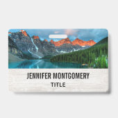 風光明媚な山と湖の風景の写真 バッジ (裏面)