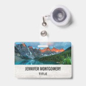風光明媚な山と湖の風景の写真 バッジ (正面（伸縮クリップ）)