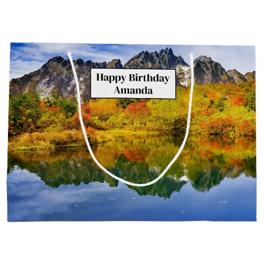 風光明媚な景観の森と山の誕生日 ラージペーパーバッグ (裏面)