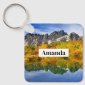 風光明媚な景観の森と山 キーホルダー (正面)