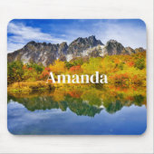 風光明媚な景観の森と山 マウスパッド (正面)