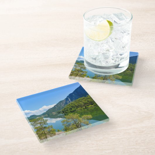 風光明媚な湖と青い空 ガラスコースター (アングル)