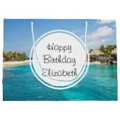 風光明媚な熱帯ビーチと草葺き小屋誕生日 ラージペーパーバッグ (裏面)