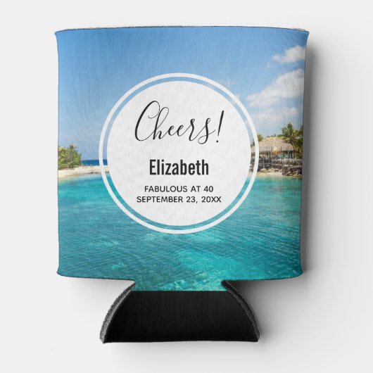 風光明媚な熱帯ビーチと草葺き小屋誕生日 缶クーラー (正面)