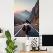 風光明媚な道路を乗り越えるオートバイ ポスター (ホームオフィス)