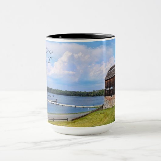 風光明媚な風景と水。ウェザーズフィールドコーブCT マグカップ (中央)