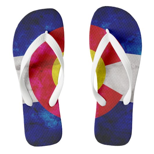 風化させたヴィンテージのコロラド州の州の旗 ビーチサンダル (フットベッド)