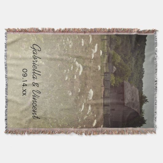 風化された納屋の国の結婚式の記念 スローブランケット (正面)