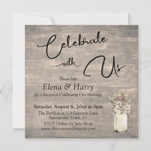 風化した板に私たち祝とワイルドフラワー 招待状 (正面)