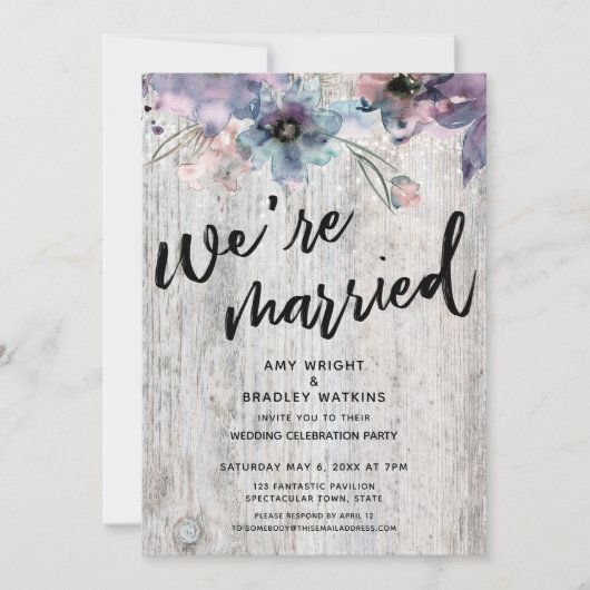 風化した板に花を飾り 灯りをともし 私たちは結婚した 招待状 (正面)