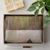 風化した納屋の周りには霧がかった森と花が広がる 薄葉紙 (ギフト)