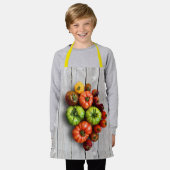 風化カラフルストライプの表のトマト エプロン (着用した状態)