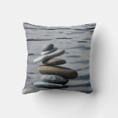 風景スタイリッシュ、禅の石、海 クッション (裏面)