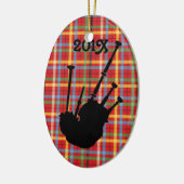 風笛吹奏者のパーソナライズなバグパイプの格子縞音楽オーナメント セラミックオーナメント (左)