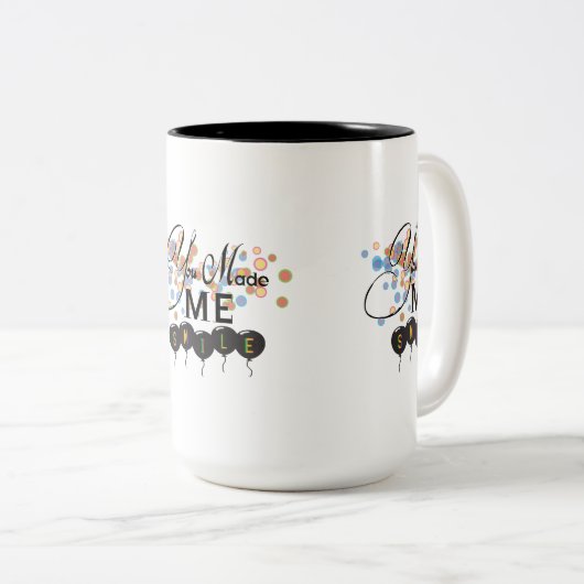 風船との引用文を楽しむ – あなたは私をスマイルさせた! ツートーンマグカップ (正面右)