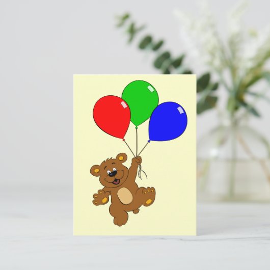 風船の漫画の子供のはがきを持つ可愛いクマ ポストカード (スタンド正面)
