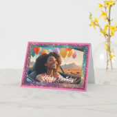 風船付き若い黒人女性，誕生日カード カード (黄色い花)