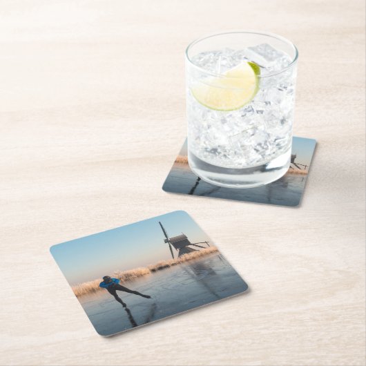 風車およびリードコースターを過ぎてアイススケート スクエアペーパーコースター (インサイチュ)