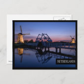 風車と日暮れの端に描かれた跳ね橋 ポストカード (正面/裏面)